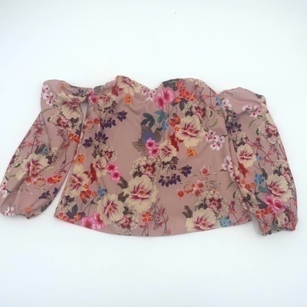 UEC G by Guess lavender floral off the shoulder blouse XS